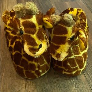 Comfy feet animal slippers (giraffe)
